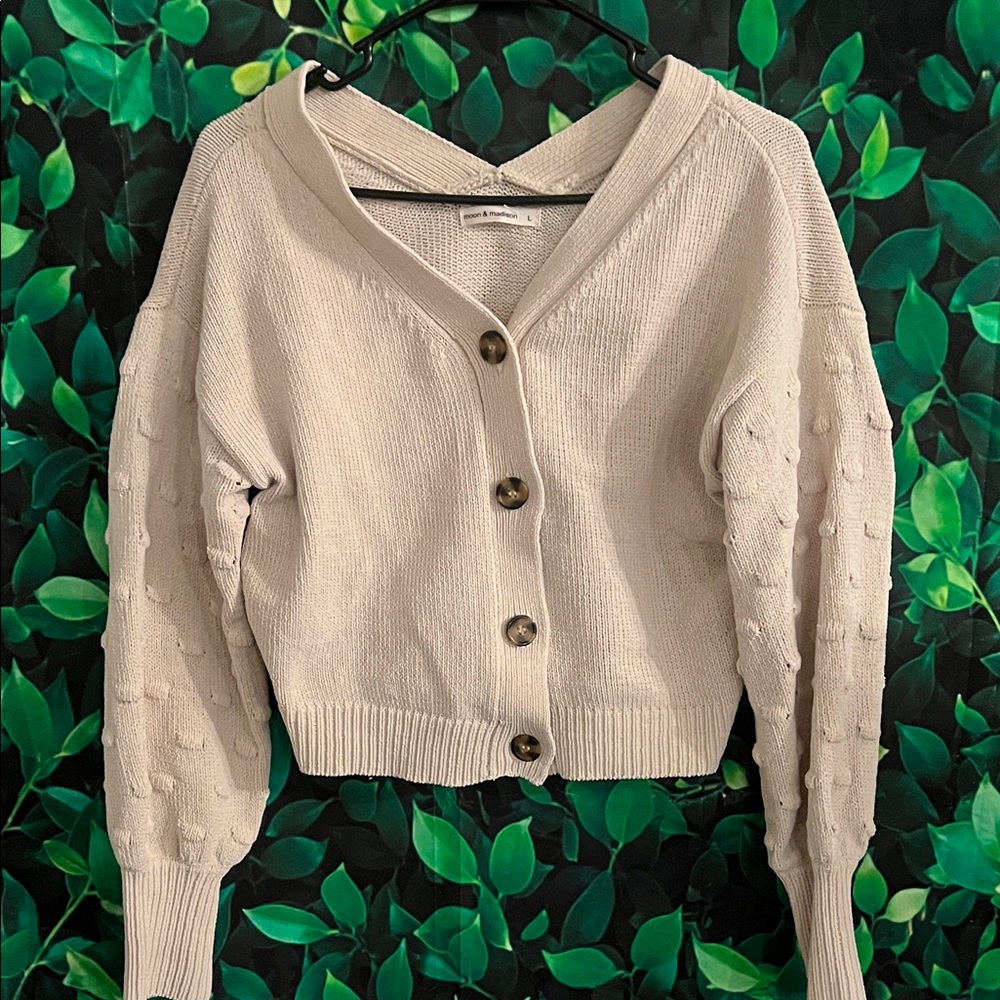 moon & madison Cream Button-Up Cardigan